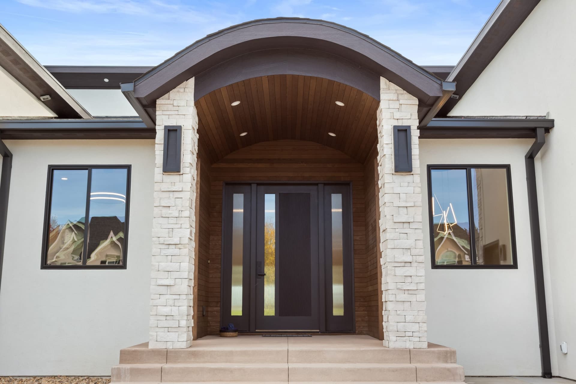 Kiefer Built custom home entry detail
